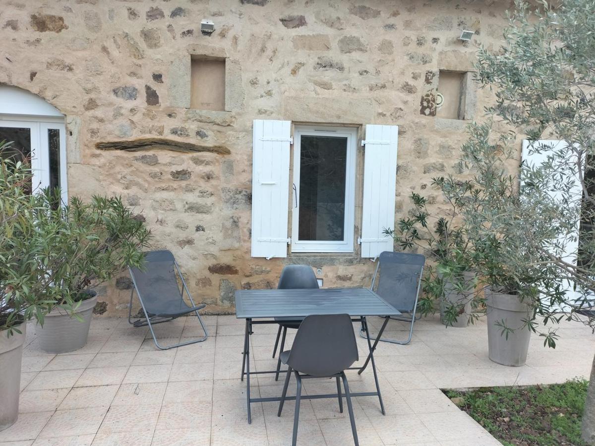 Ombre Bleue Du Figuier, Ailhon Hotel Exterior photo